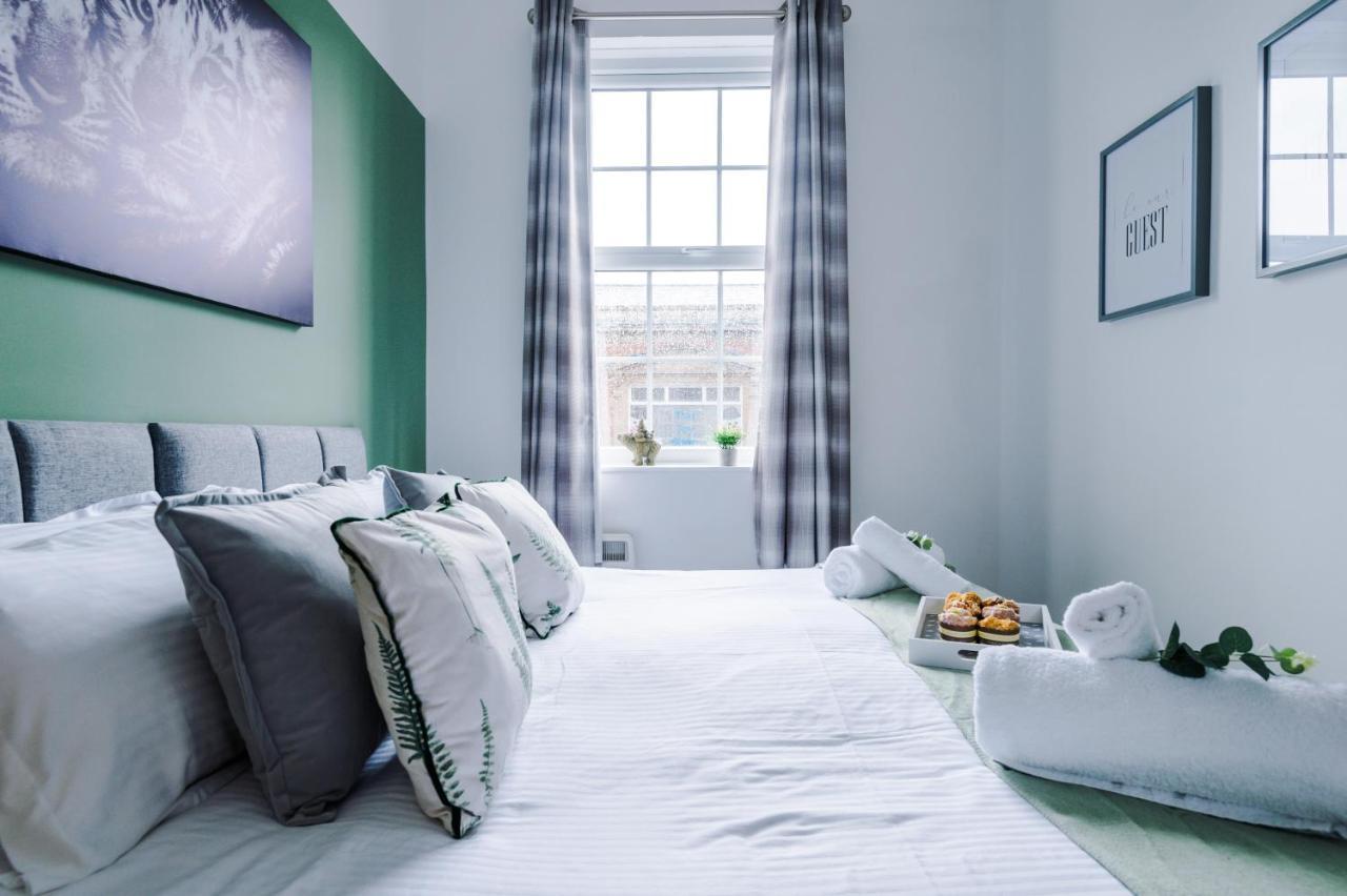 Bright 1-Bed Apartment In Chester By 53 Degrees Property, Ideal For Professionals & Couples, Great Location - Sleeps 4 Bagian luar foto