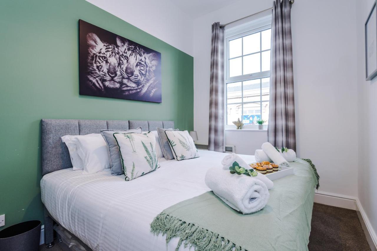 Bright 1-Bed Apartment In Chester By 53 Degrees Property, Ideal For Professionals & Couples, Great Location - Sleeps 4 Bagian luar foto