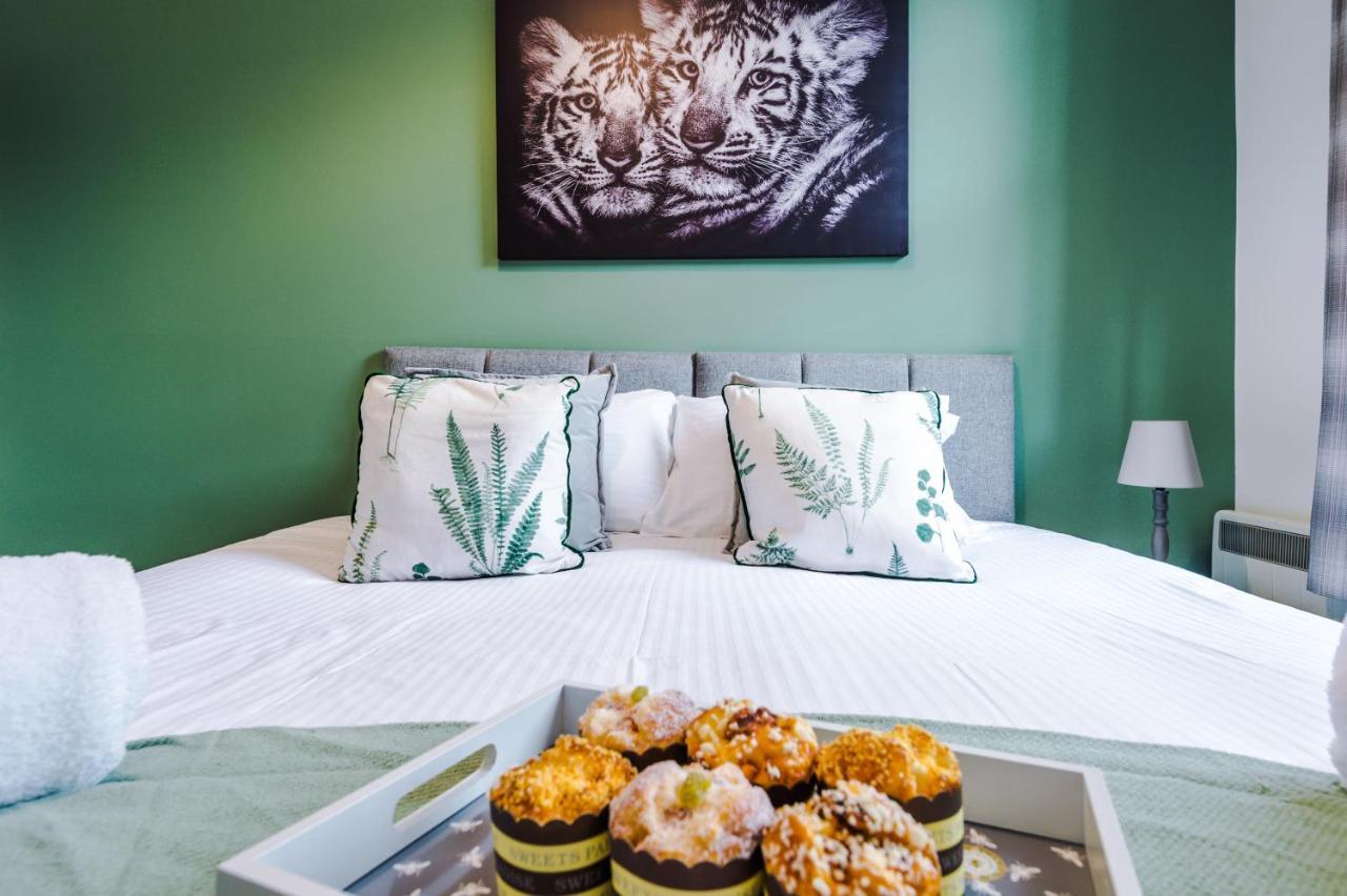 Bright 1-Bed Apartment In Chester By 53 Degrees Property, Ideal For Professionals & Couples, Great Location - Sleeps 4 Bagian luar foto